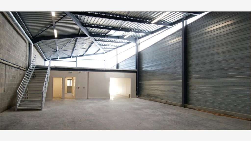 À vendre locaux industriels divisibles 250m² Deyme