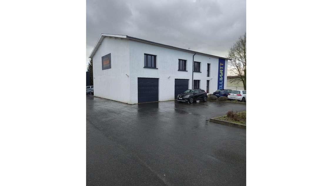 Locaux 672m² à vendre ZA Saint Martin sur le Pré