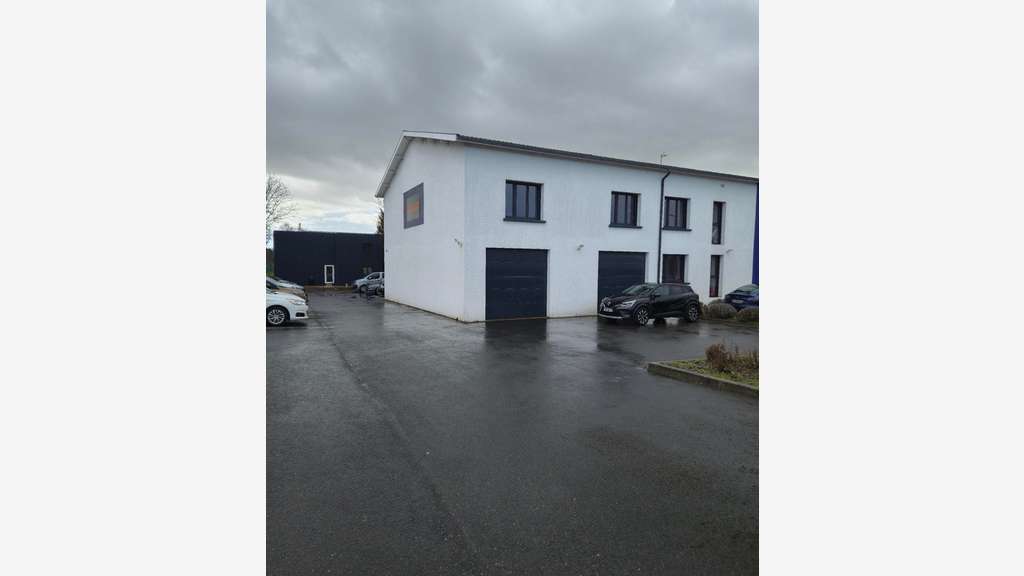 Locaux 672m² à vendre ZA Saint Martin sur le Pré