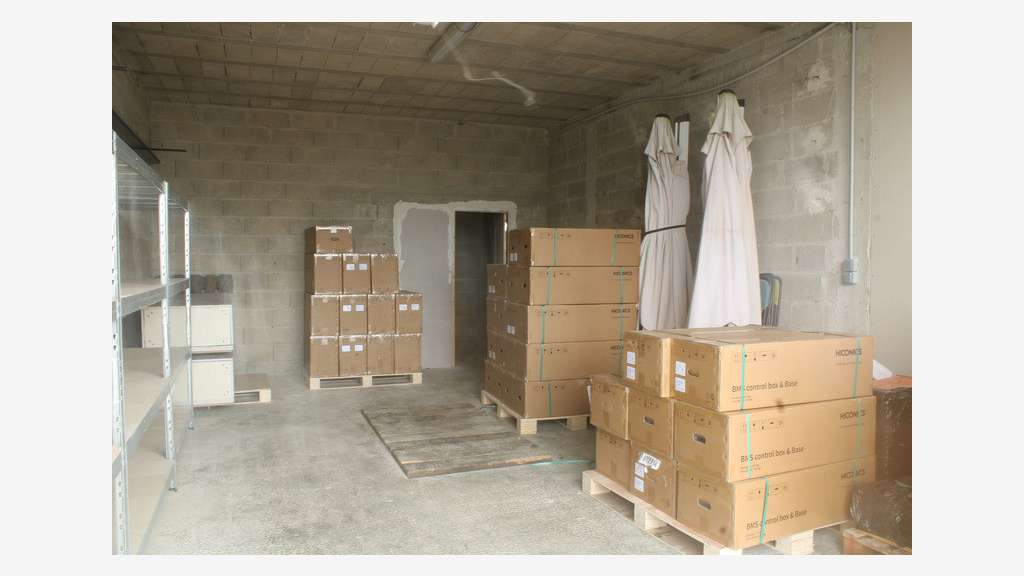 Locaux 672m² à vendre ZA Saint Martin sur le Pré