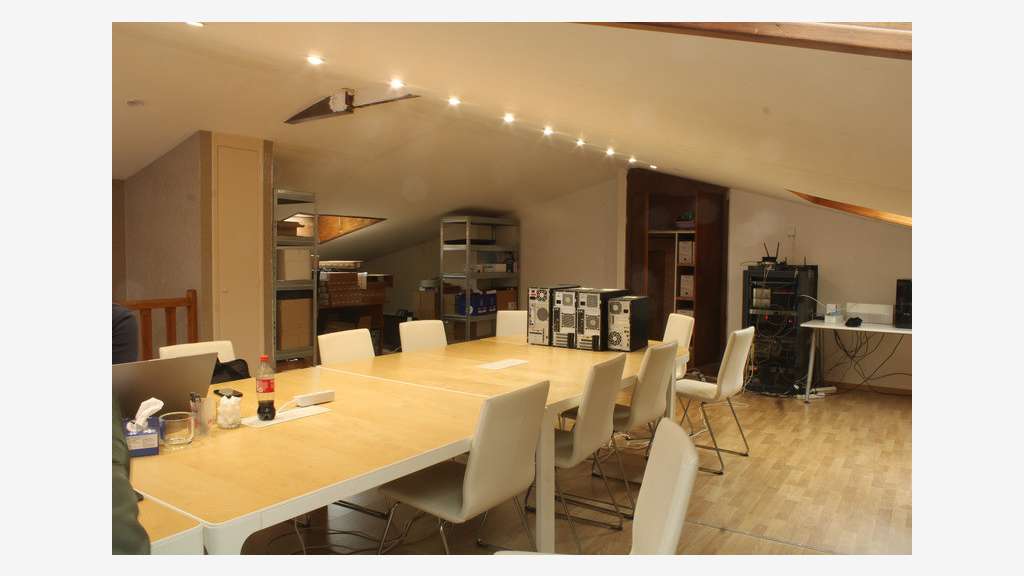 Locaux 672m² à vendre ZA Saint Martin sur le Pré