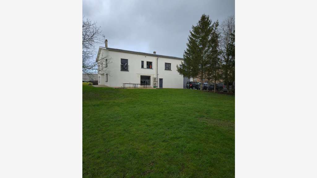 Locaux 672m² à vendre ZA Saint Martin sur le Pré