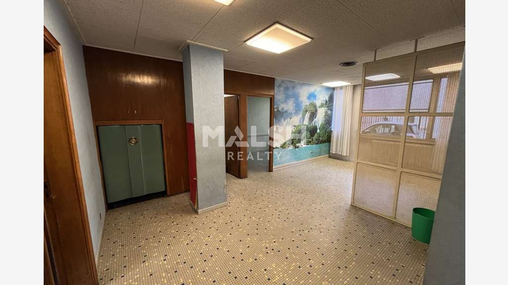 Local commercial de 77m² à vendre à Lyon 69008