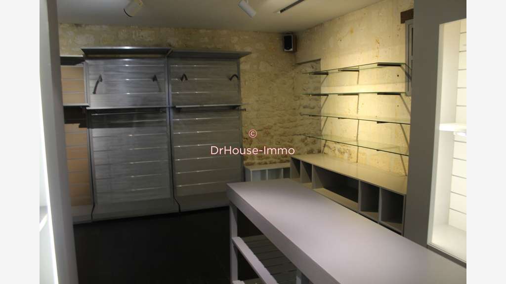 A vendre murs prêt porter de 92m² à Angoulême