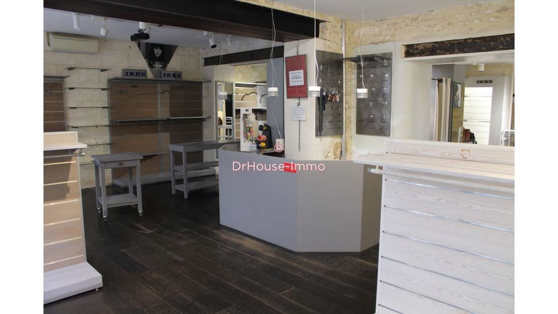 A vendre murs prêt porter de 92m² à Angoulême