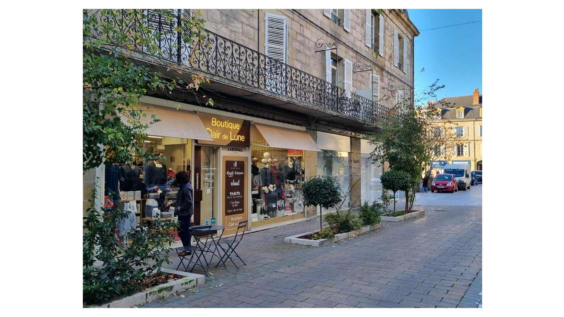 Cède local commercial 54m² empl N°1 centre Brive