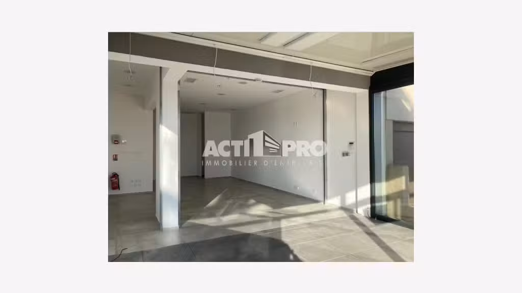 Vente local en front de mer à Canet-en-Roussillon
