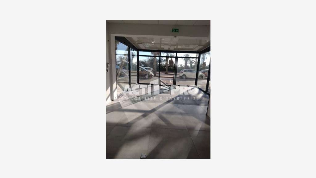 Vente local en front de mer à Canet-en-Roussillon