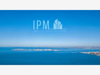 A vendre mur commerciaux de 735m² 13002 Marseille