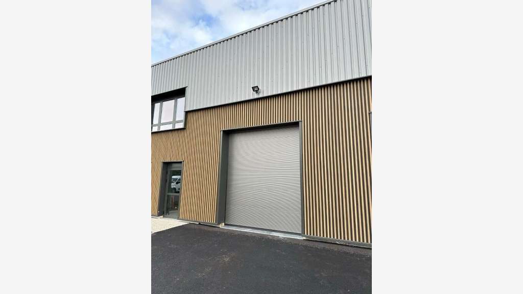AV murs d'activité 178m² actipark Bourgoin lot A11