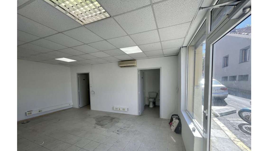 Vente murs commerciaux 85m² Quartier du Lycée Alès