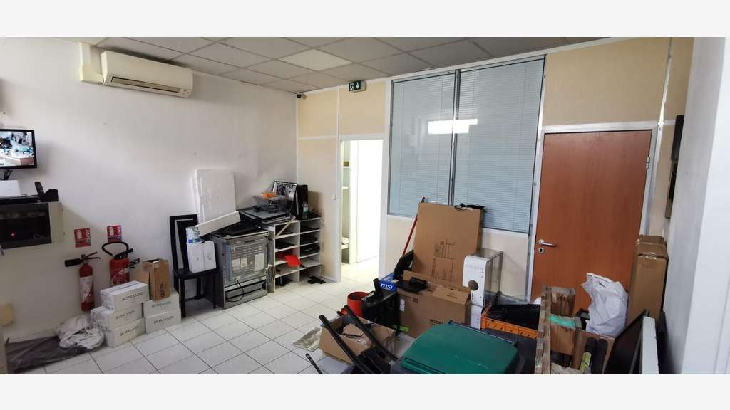 Vente murs commerciaux 61m² à Aix-en-Provence