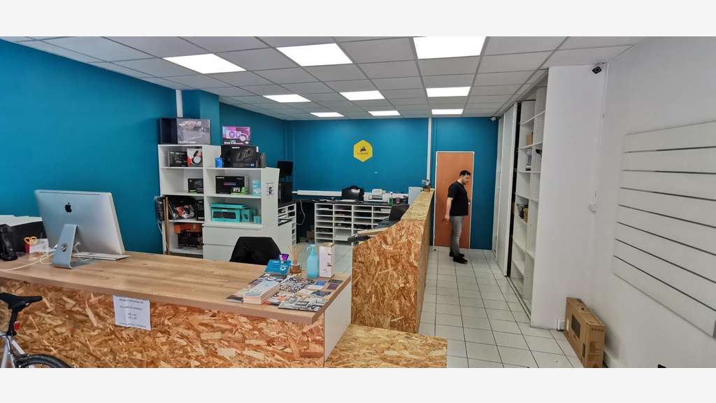 Vente murs commerciaux 61m² à Aix-en-Provence