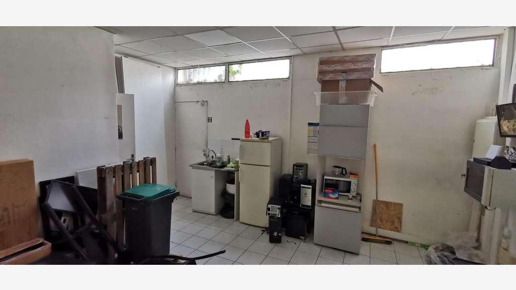 Vente murs commerciaux 61m² à Aix-en-Provence
