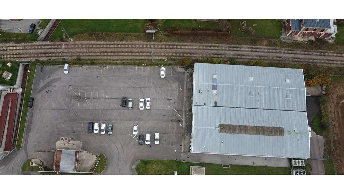 Vente murs commerciaux 1610m² à Forges-les-Eaux