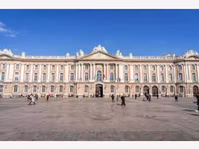 Vente murs occupés rue très commerçante à Toulouse