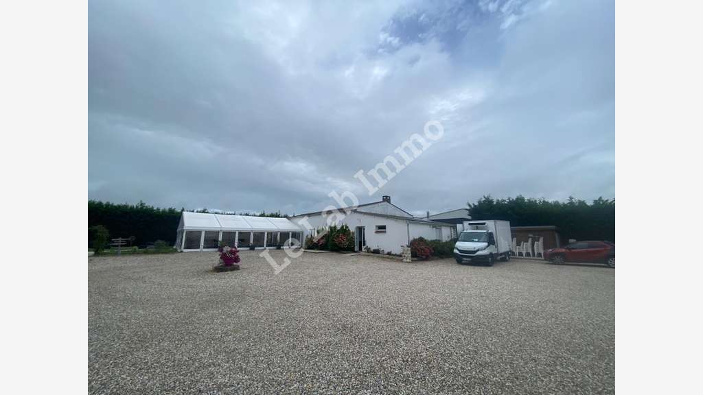 A vendre murs commerciaux 295m² à Octeville