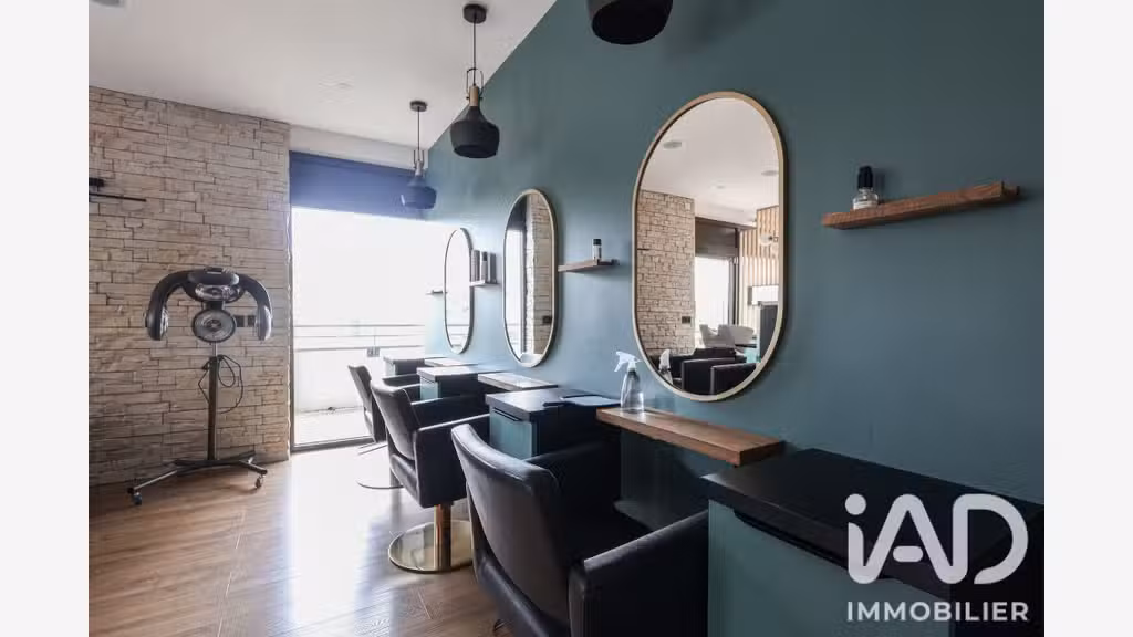 Vente murs commerciaux 128m² à Pougny