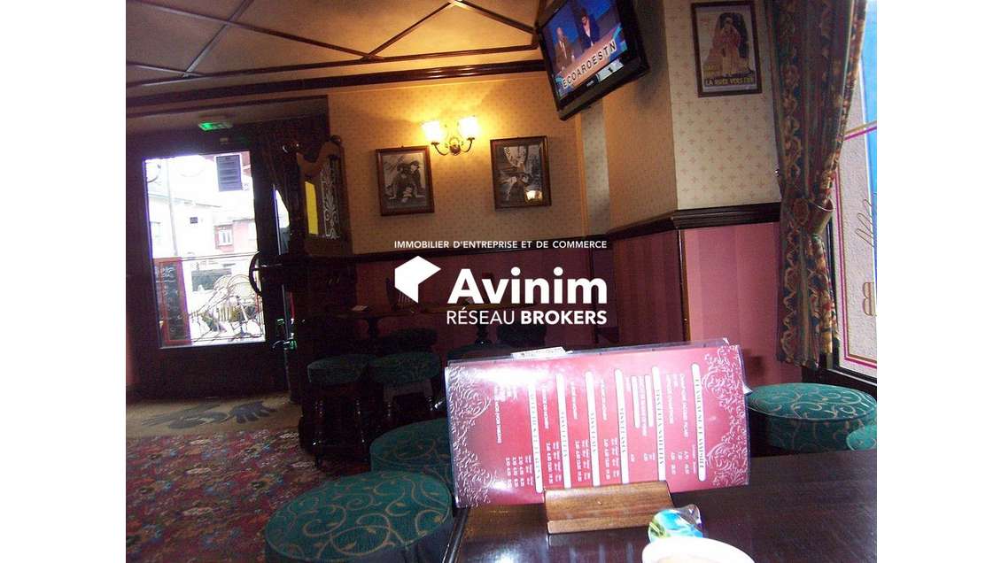 SPECIAL INVEST av murs loués de centre ville 01630