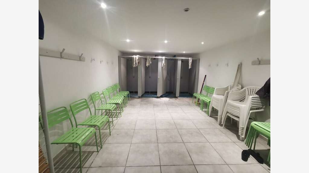 Local professionnel de 250m² à vendre à Nîmes