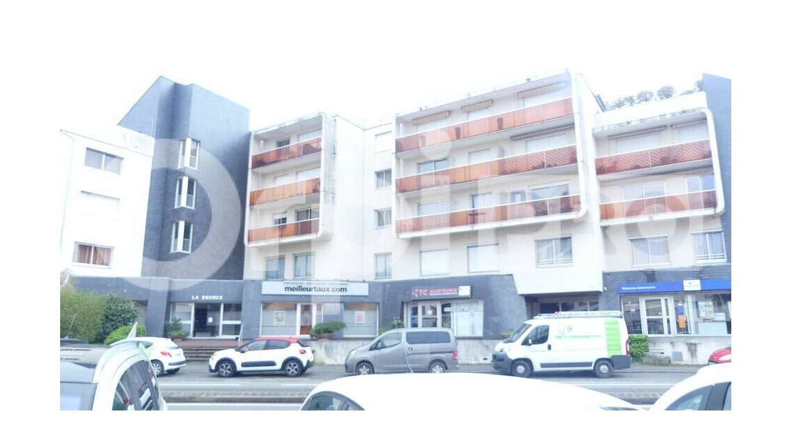 Vente bureaux loués 143m² RDC à Bourges