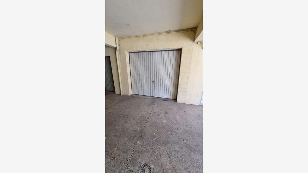Vente garage fermé 13m² à Agde Monaco / Saint-Loup