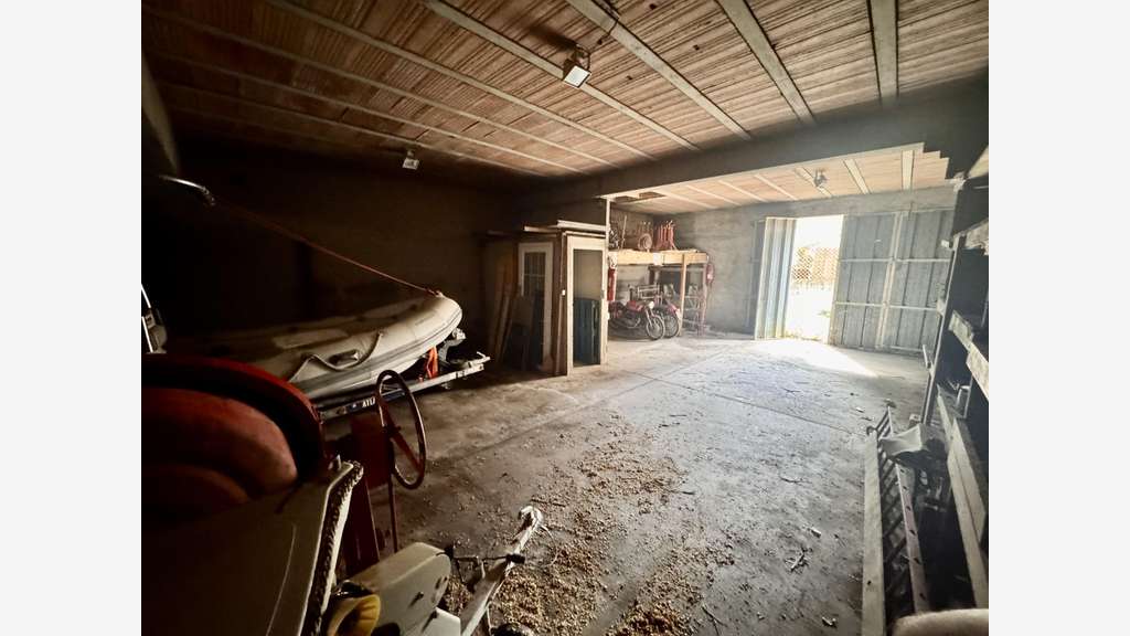 Vente garage parking de 100m² à Béziers centre