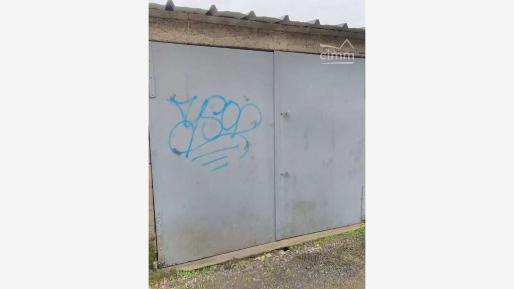 Lot de 9 Garages en vente à Châteauroux  