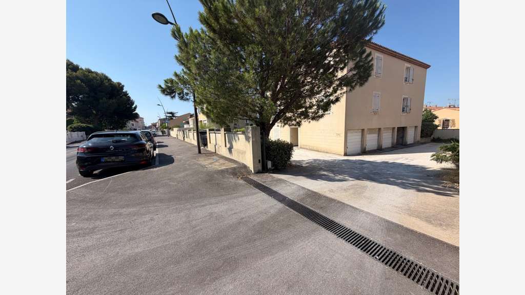 Garage fermé ou stockage à vendre sur Fos-sur-Mer