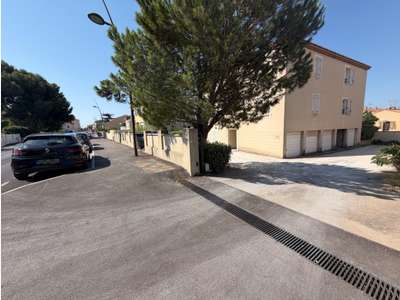 Garage fermé ou stockage à vendre sur Fos-sur-Mer