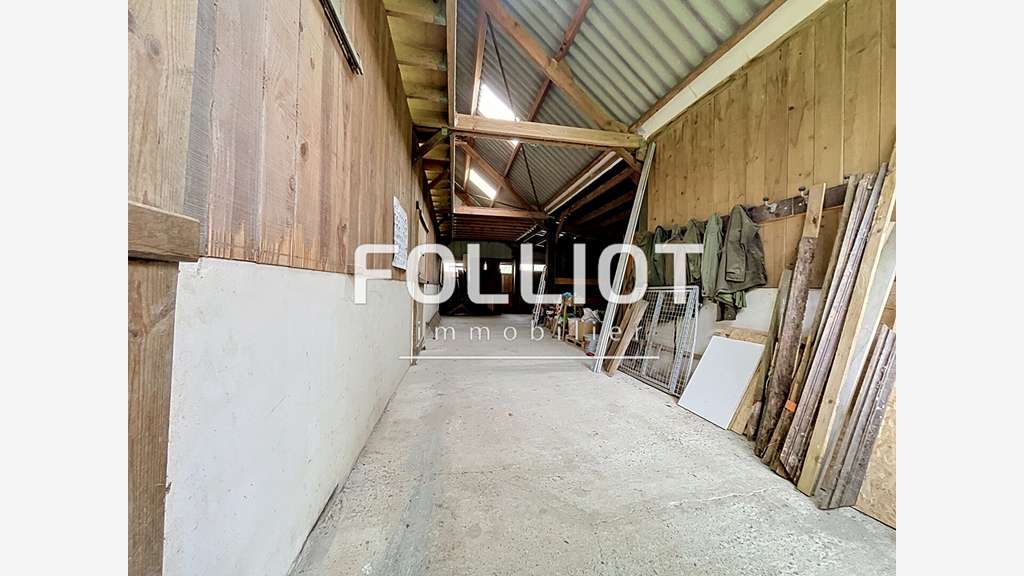 A vendre bâtiment de garages à Gavray Sur Sienne