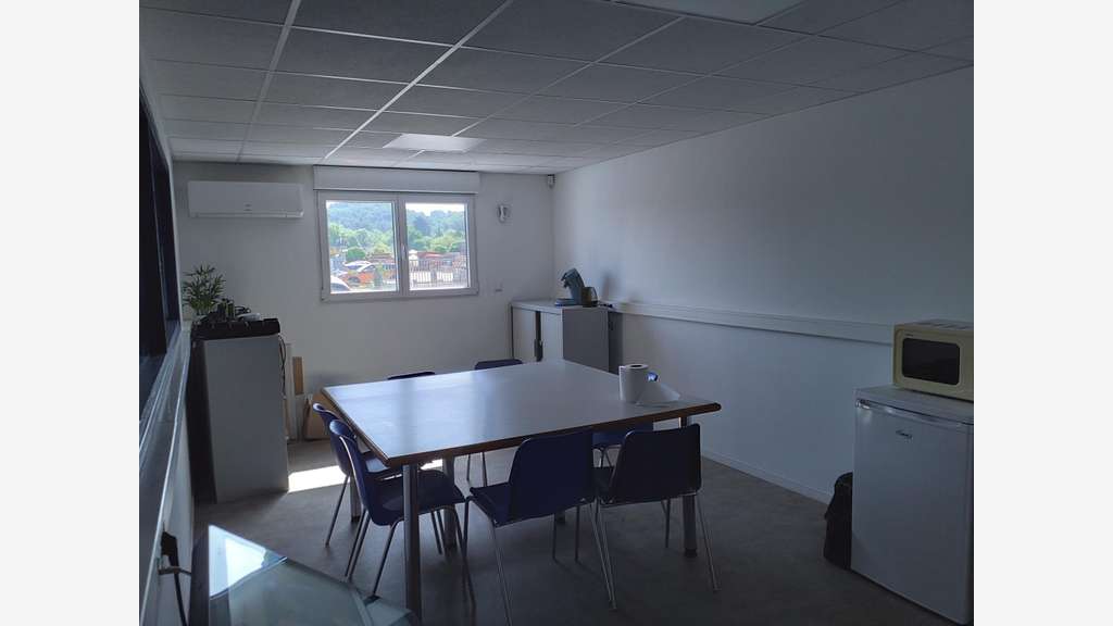 AV locaux d'activités 2163m² à Marsac-sur-l'Isle