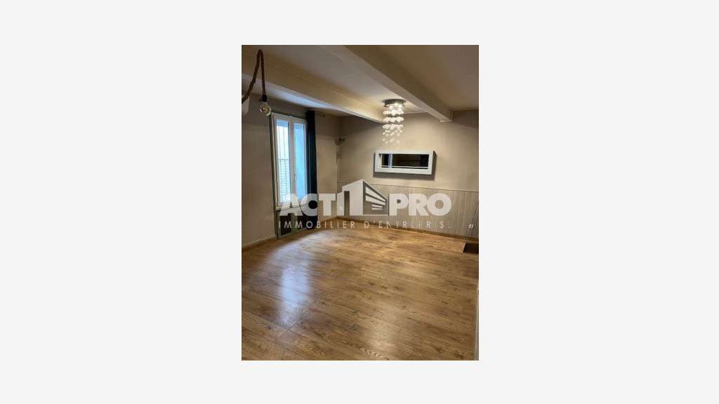 Vente maison familiale 154 m² Maury