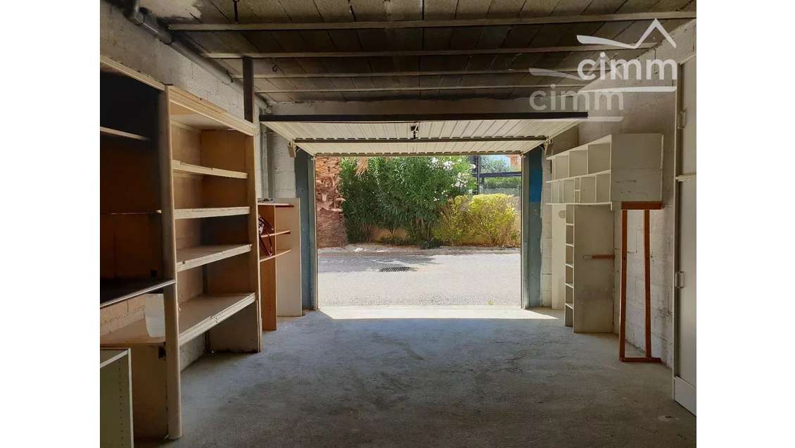 Vente garage à Saint Cyprien Port