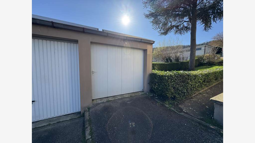 Vente garage de 13m² à Saint-Étienne Courteline