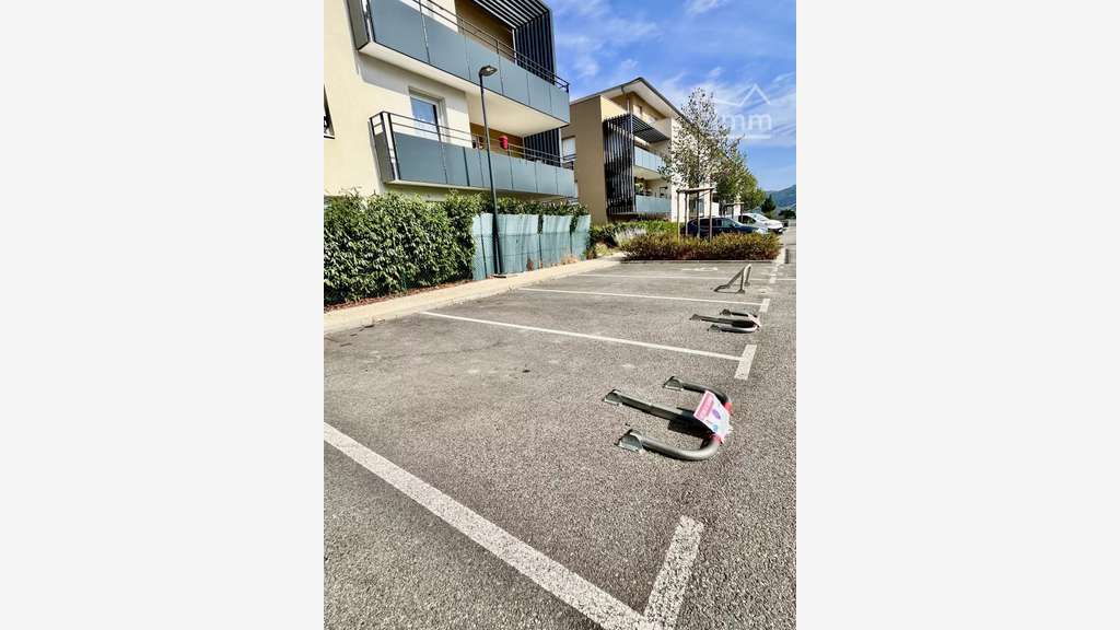Place parking idéal invest St-Pierre-en-Faucigny