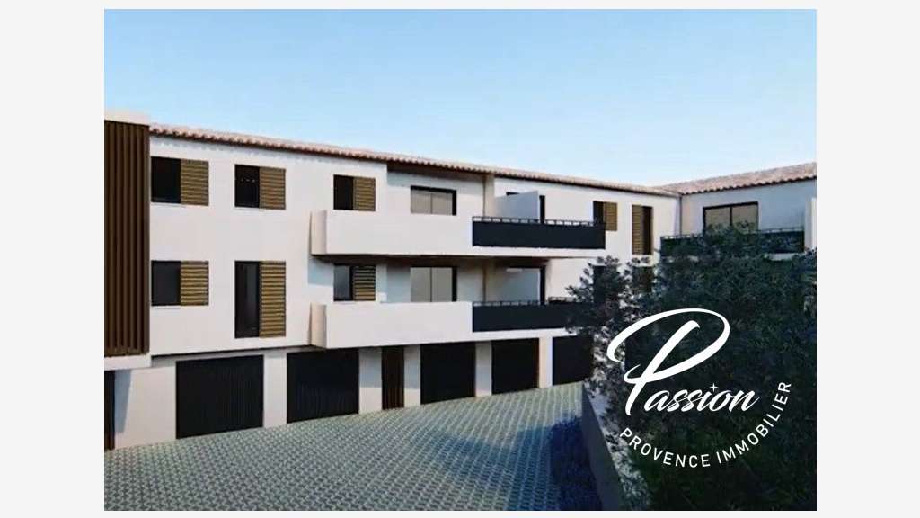 Vente garage sécurisé en centre St Rémy de Pce
