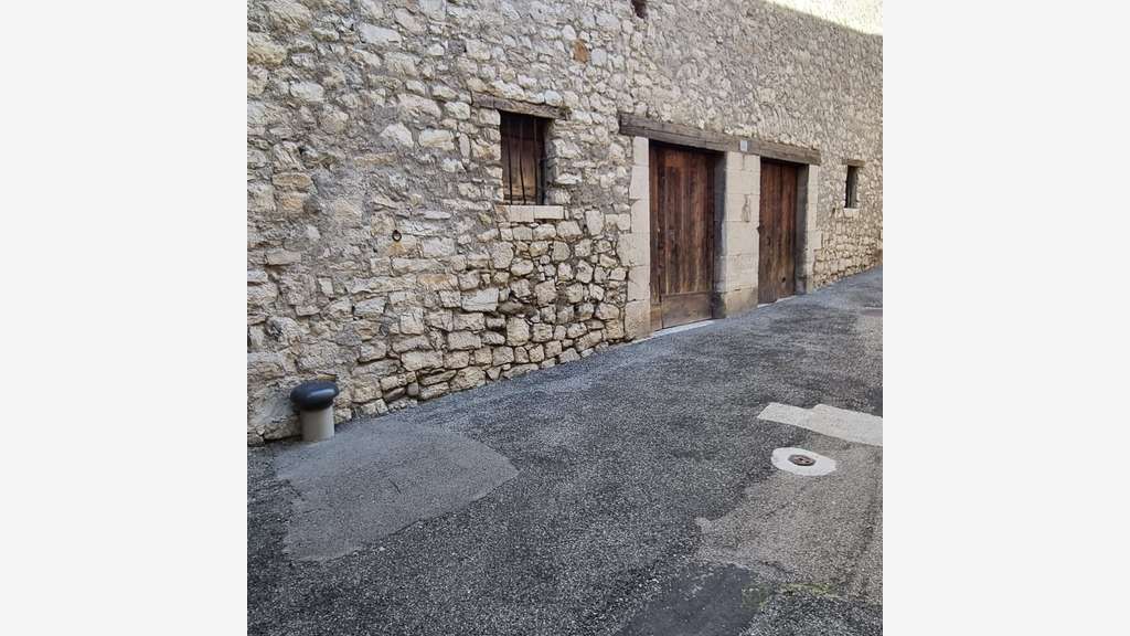 Vente bâtiment en pierre 160m² au cœur de Sisteron