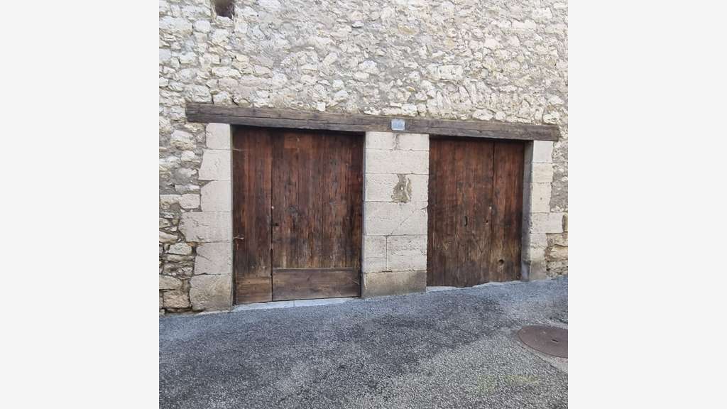 Vente bâtiment en pierre 160m² au cœur de Sisteron