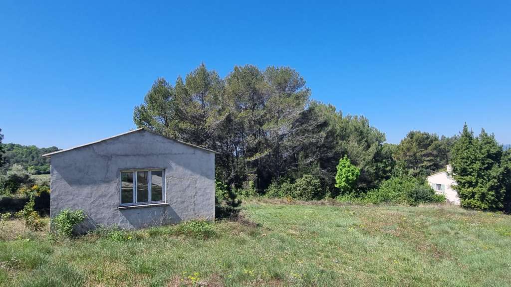 Vente hangar sur terrain 1430m² à Vézénobres
