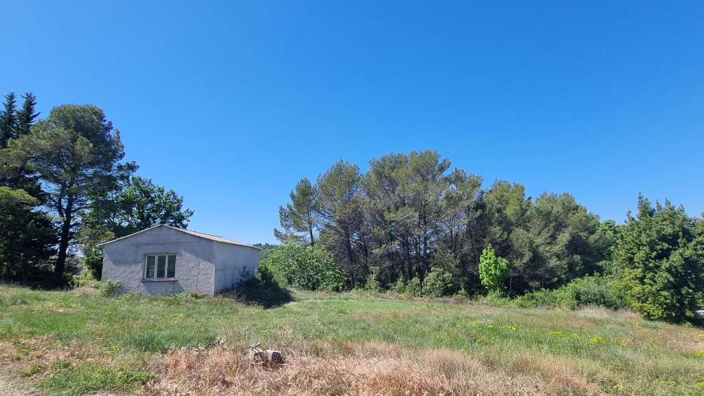 Vente hangar sur terrain 1430m² à Vézénobres