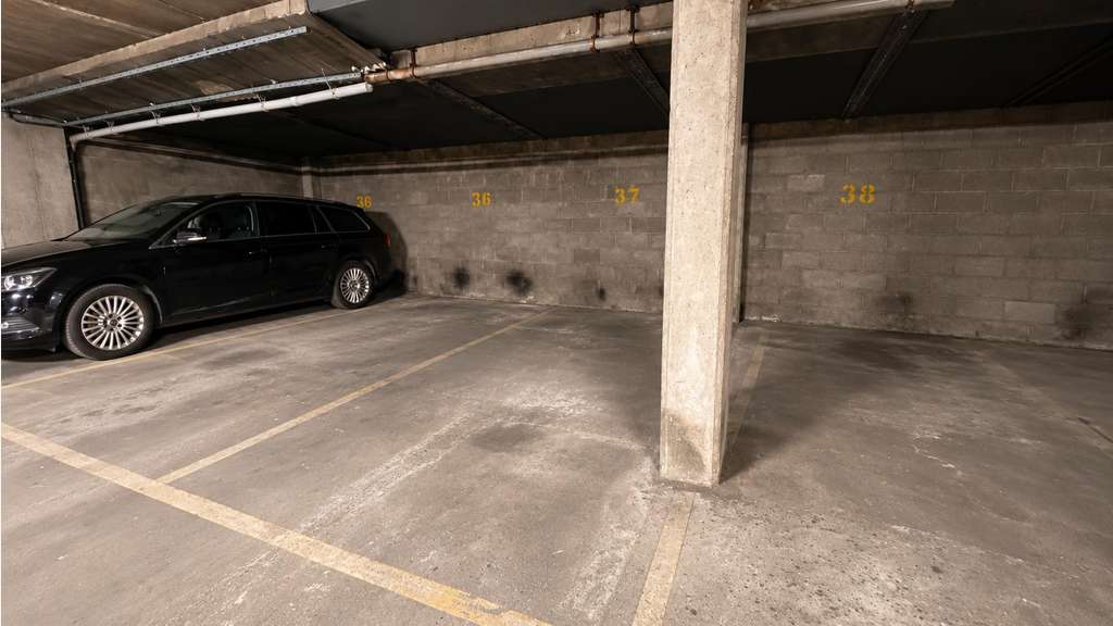 Vente parking au 1er sous-sol à Paris 18e