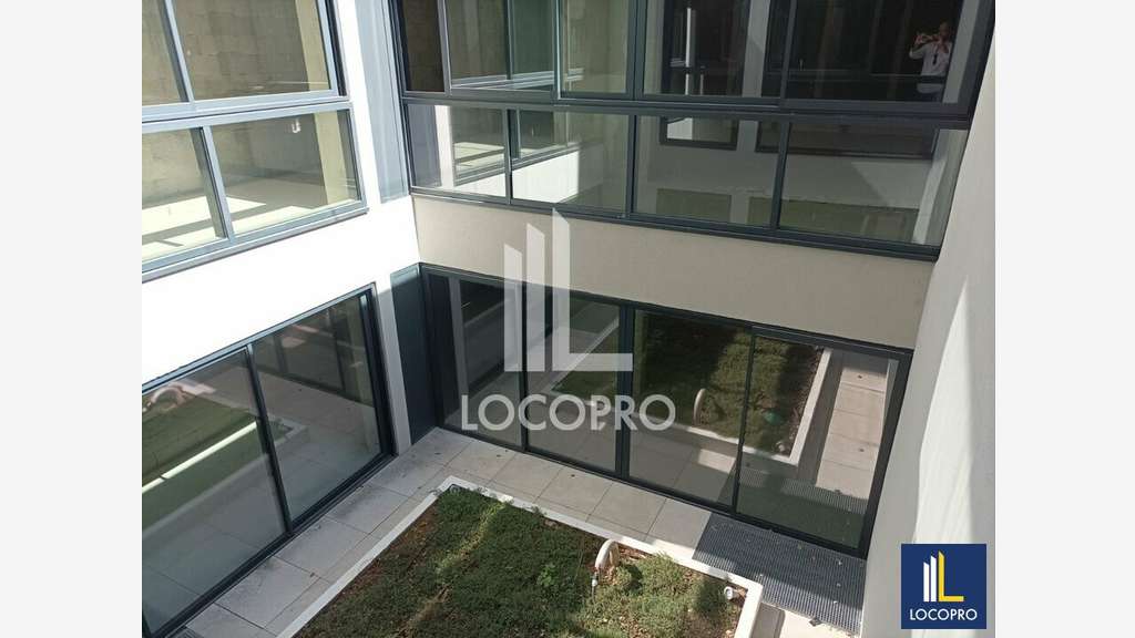Vente bureaux 206m² R+2 à Beausoleil