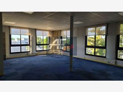 Plateau tertiaire 415m² à vendre à Saint-Nazaire