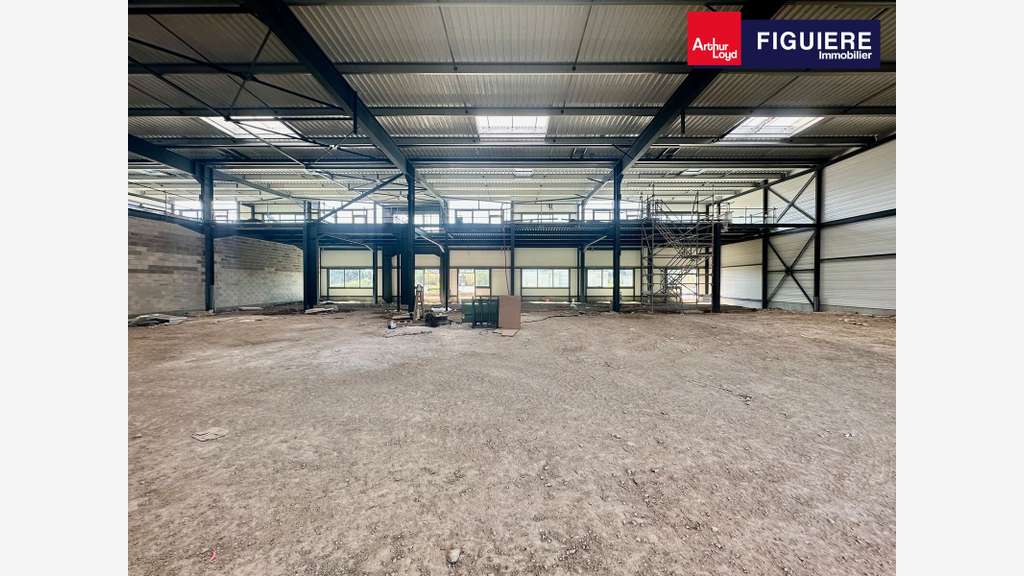 Vente local 10082m² à Marignane ZAC des Florides