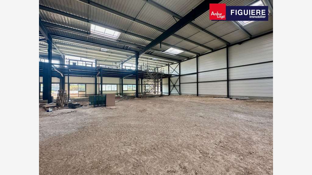 Vente local 10082m² à Marignane ZAC des Florides