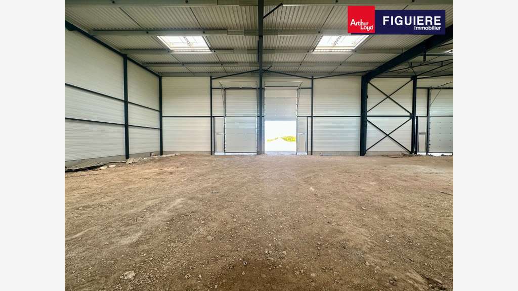 Vente local 10082m² à Marignane ZAC des Florides