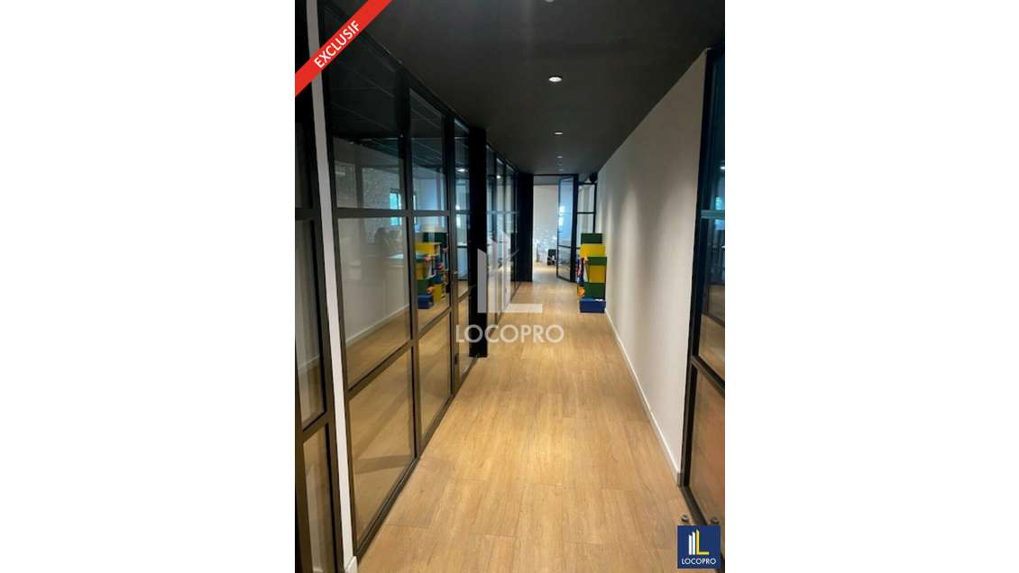 Bâtiment industriel de 1600m² à Puget sur Argens 