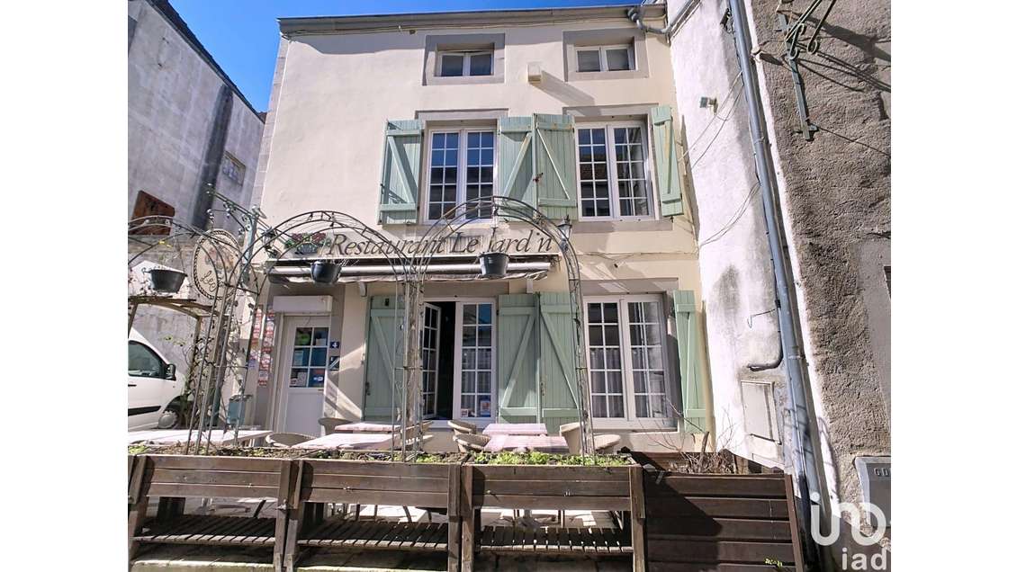 Cède maison restaurant au centre ville de Chaumont