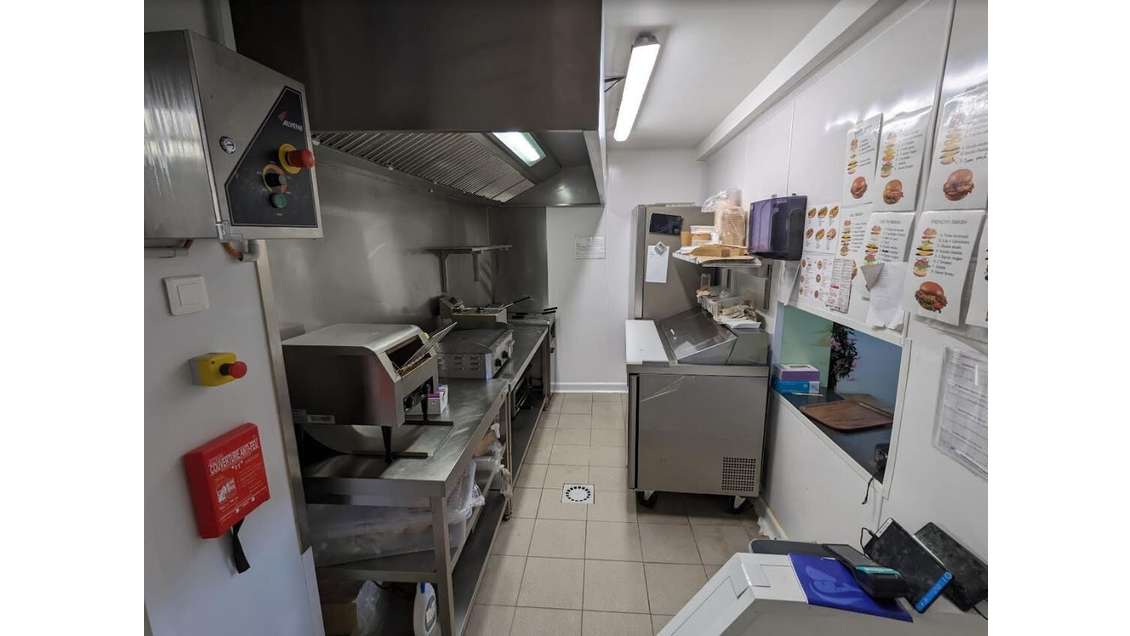 Vente local pour dark kitchen 120m² à Livry-Gargan